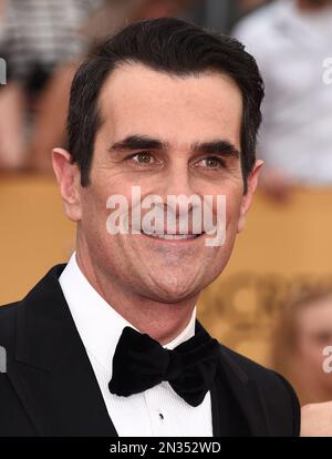 Ty Burrell arrives at the 21st annual Screen Actors Guild Awards at the