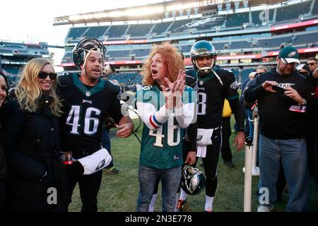 Philadelphia Eagles' Jon Dorenbos (46) works out on the field before an NFL  football game against the Atlanta Falcons Sunday, Oct. 17, 2010, in  Philadelphia. (AP Photo/Mel Evans Stock Photo - Alamy