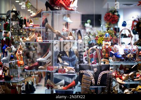 Dolphin discount mall shoes