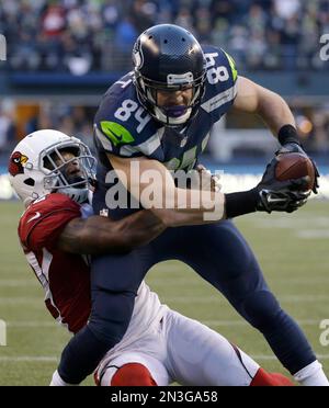 Photo: Seahawks tight end Cooper Helfet (84) is tackled after catching a  pass against Cleveland Browns - SEA2015122009 