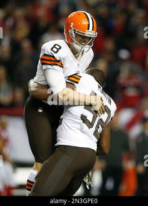 Foxborough, Massachusetts, USA. 14th Nov, 2021. New England Patriots  outside linebacker Dont'a Hightower (54) sacks Cleveland Browns quarterback  Case Keenum (5) during the NFL football game between the Cleveland Browns  and the