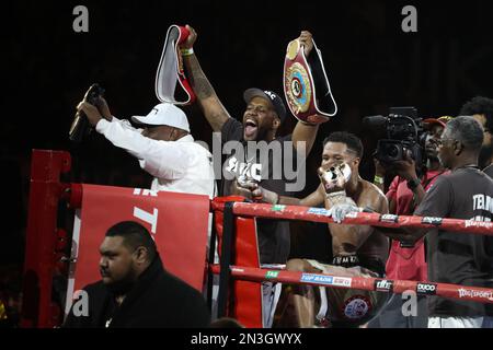 Devin Haney vs George Kambosos Stock Photo