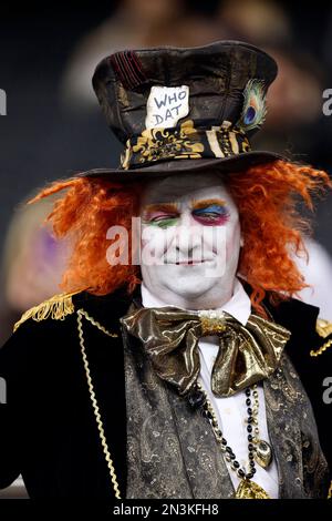 New Orleans Saints fans dress in costumes for Halloween during the game  against the Pittsburgh Steelers at the Louisiana Superdome October 31,  2010, in New Orleans.. UPI/A.J. Sisco Stock Photo - Alamy