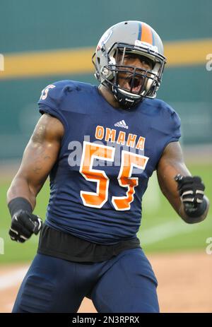 https://l450v.alamy.com/450v/2n3rprx/omaha-mammoths-adrian-hamilton-warms-up-before-an-fxfl-football-game-against-the-blacktips-wednesday-oct-15-2014-in-omaha-neb-it-was-only-a-couple-seasons-ago-that-hamilton-was-learning-the-ways-of-the-nfl-from-future-hall-of-famers-ed-reed-and-ray-lewis-ap-photodave-weaver-2n3rprx.jpg