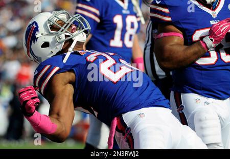 Cleveland Browns offensive tackle Joe Thomas (73) walks off the field after  injuring his arm during an NFL football game against the Tennessee Titans,  Sunday, Oct. 22, 2017, in Cleveland. The Titans