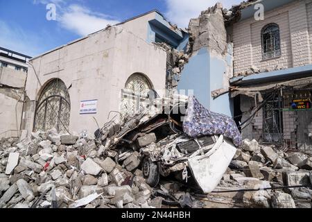 Hatay, Turkey. 07th Feb, 2023. People seen waiting in the earthquake