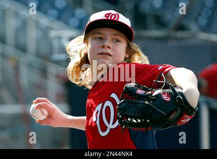 Philadelphia Phillies' outfielder Jayson Werth participates in batting  practice before the Phillies game against the Nationals, at Nationals Park  in Washington on April 8, 2010. UPI/Kevin Dietsch Stock Photo - Alamy