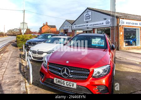 2017 Mercedes-Benz Glc 250 D 4M Amg Line Prem A Glc250d 4Matic 9G-Tronic. Priced second-hand car sales at GTS Autos, Euxton, Lancashire UK Stock Photo