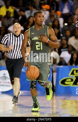 Team Liberty's Donovan Mitchell #21 in against Freedom during the Under Armour Elite 24 Game on Saturday, August 23, 2014 in Brooklyn, NY. (AP Photo/Gregory Payan Stock Photo - Alamy