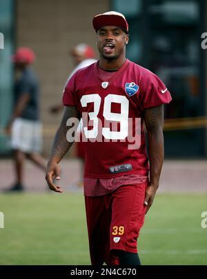 Washington Redskins cornerback David Amerson catches the ball during  practice at the team's NFL football training facility, Monday, July 28,  2014 in Richmond, Va. (AP Photo/Alex Brandon Stock Photo - Alamy