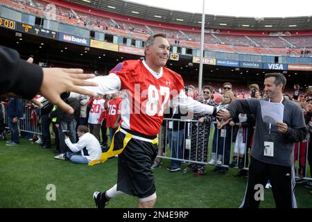 Download San Francisco 49ers Legend Dwight Clark Wallpaper