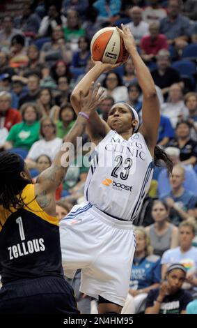 Indiana Fever guard Shavonte Zellous (1) drives on Minnesota Lynx