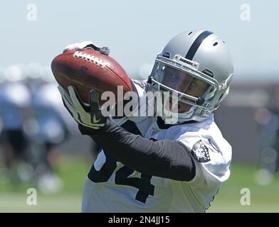 Oakland, California, USA. 2nd Dec, 2012. Oakland Raiders wide receiver  Juron Criner (84) on Sunday at O.co Coliseum in Oakland, CA. The Browns  defeated the Raiders 20-17. Credit: Al Golub/ZUMA Wire/Alamy Live