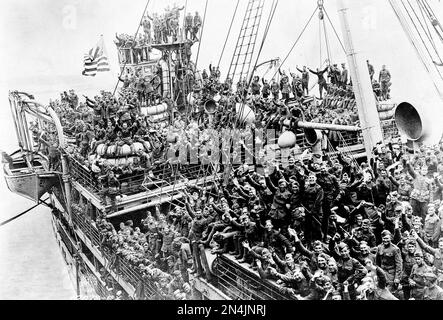 Soldiers of the American Expeditionary Forces (AEF) marching in the ...