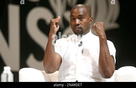 Singer Kanye West arrives at the © Murakami Gala at MOCA hosted