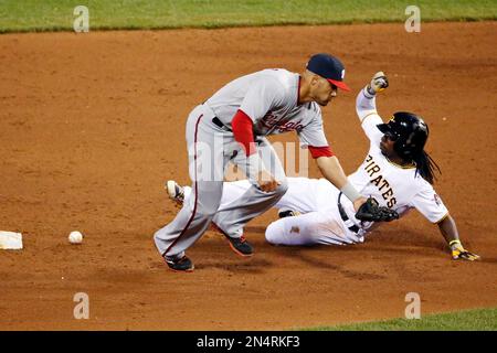 Washington Nationals' Ian Desmond gets his grip on his bat during the  seventh inning of an interleague baseball game against the Chicago White  Sox at Nationals Park ,Wednesday, April 10, 2013, in