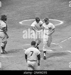 New York Mets' centerfielder Carlos Beltran, left, and