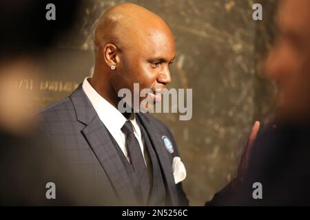 MLB Network analyst Cliff Floyd is shown during a lighting ceremony at the  Empire State Building in honor of Jackie Robinson Day, Tuesday, April 15,  2014, in New York City. (AP Photo/Nat