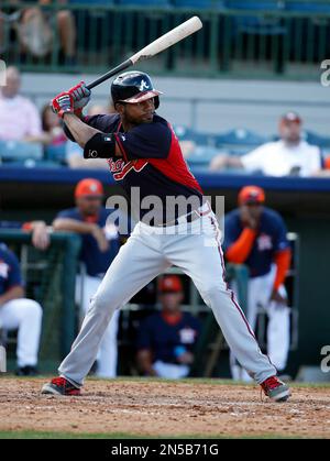 Houston Astros right fielder L.J. Hoes (28) bats in a spring exhibition  baseball game against the Atlanta Braves, Sunday, March 2, 2014, in  Kissimmee, Fla. The Astros won 7-4. (AP Photo/Alex Brandon