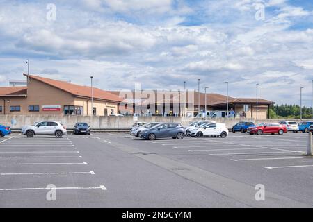 Ayr, Scotland, UK - June 05, 2022: University Hospital Ayr New Combined Assesment Unit and the front entrance to Accident and Emergency Department Stock Photo