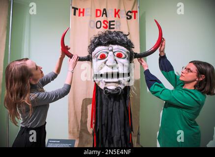 Warwickshire, England 9 Feb 2023. Compton Verney hosts the first ever exhibition dedicated to British folk costume and customs. Darkest Ooser: Wooden head with fabric.This mask retains a place in Dorset folk culture, being removed from the museum for use in local Morris dancing   processions held by the Wessex Morris Men on bothSt Georges Day  and May Day.Compton Verney from 11 February – 11 June 2023 Paul Quezada-Neiman/Alamy Live News Stock Photo