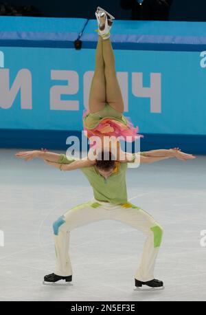 Nathalie Pechalat and Fabian Bourzat compete in the free dance portion