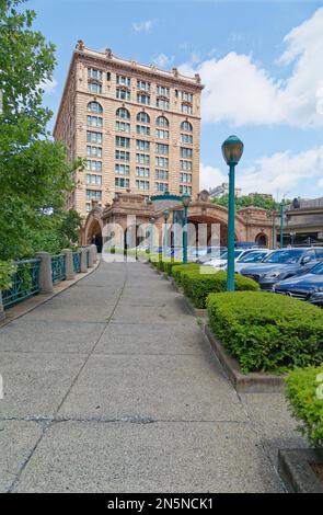 Pittsburgh Downtown: The Pennsylvanian, now apartments, was originally Pennsylvania Railroad’s Union Station. Amtrak still stops here. Stock Photo