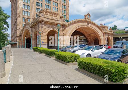 Pittsburgh Downtown: The Pennsylvanian, now apartments, was originally Pennsylvania Railroad’s Union Station. Amtrak still stops here. Stock Photo