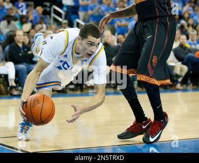 Los Angeles, CA, USA. 8th Nov, 2013. UCLA Bruins guard Zach LaVine #14  moves the ball in the first half during the College Basketball game between  the Drexel Dragons and the UCLA