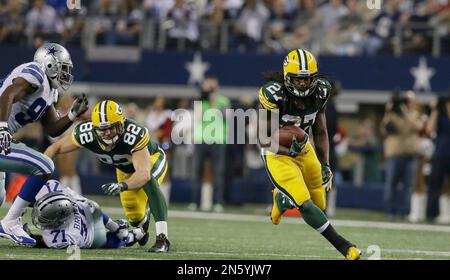 Dallas running back Eddie George escapes the grasp of a Detroit defender  during Cowboys-Lions game Oct. 31 in Irving, TX. The Cowboys defeated the  Lions 31-21. (UPI Photo/Ian Halperin Stock Photo 