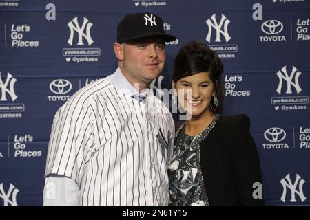 New York Yankees catcher Brian McCann and Ashley McCann attend the Photo  d'actualité - Getty Images