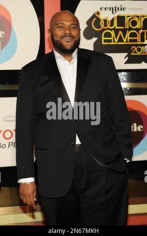Singer Ruben Studdard arrives at the 2013 Soul Train Awards at the