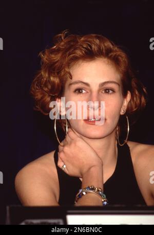 Julia Roberts at the 1991 NATO/ShoWest Convention on February 7, 1991