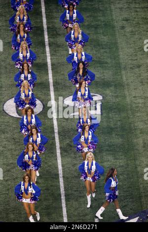 Washington Redskins Cheerleaders in Santa uniforms. The Washington Redskins  defeated the Philadelphia Eagles 10-3 in an NFL football game held at Fedex  Field in Landover, Maryland on Sunday, December 21, 2008 Stock Photo - Alamy