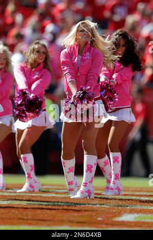 Kansas City, MO, USA. 3rd Jan, 2016. Kansas City Chiefs cheerleaders  perform during the NFL game between the Oakland Raiders and the Kansas City  Chiefs at Arrowhead Stadium in Kansas City, MO.