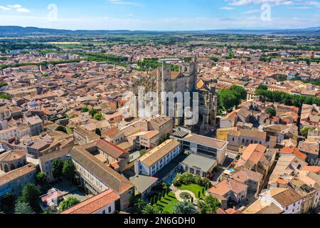 Aerial view, drone photo of the historic old town of Narbonne with the cathedral Saint-Just et Saint-Pasteur, Cite Ouest, Narbonne, Departement Stock Photo