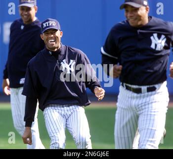 New York Yankees starter Orlando Hernandez fires to the plate