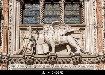 Winged Lion, Porta della Carta, St Mark's Basilica, Piazza San Marco, Venice, Italy Stock Photo