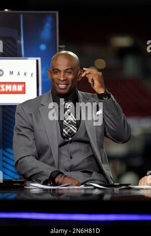 Deion Sanders competing for the San Francisco 49ers in1994 Stock Photo -  Alamy