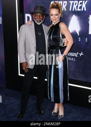 HOLLYWOOD, LOS ANGELES, CALIFORNIA, USA - FEBRUARY 09: LeVar Burton and Jeri Ryan arrive at the Los Angeles Premiere Of Paramount+'s Original Series 'Star Trek: Picard' Third And Final Season held at the TCL Chinese Theatre IMAX on February 9, 2023 in Hollywood, Los Angeles, California, United States. (Photo by Xavier Collin/Image Press Agency) Stock Photo