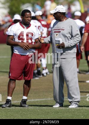 Washington Redskins running back Alfred Morris 46 talks with