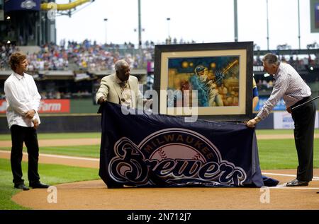 Former Milwaukee Brewers player Robin Yount watches a ceremony before a  baseball game between the Milwaukee Brewers and the Cincinnati Reds Friday,  Aug. 5, 2022, in Milwaukee. (AP Photo/Aaron Gash Stock Photo 