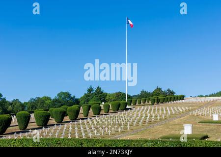 Vosges (Vogesen) Mountains, war cemetery at Hartmannswillerkopf (Vieil Armand, Hartmannsweiler Kopf), national monument, sight of World War I for the fighting which took place in the trenches here, French flag, headstones in Alsace (Elsass), Haut-Rhin (Oberelsass), France Stock Photo