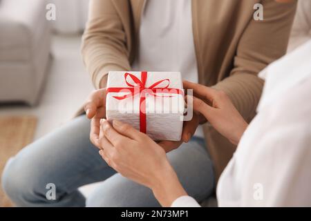 Handmade Valentine's Day: Gifts & Decorations