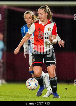 Rotterdam - Janneke Ennema of Heerenveen Vrouwen, Amber Verspaget of Feyenoord V1 during the match between Feyenoord V1 v SC Heerenveen V1 at Nieuw Varkenoord on 10 February 2023 in Rotterdam, Netherlands. (Box to Box Pictures/Tom Bode) Stock Photo