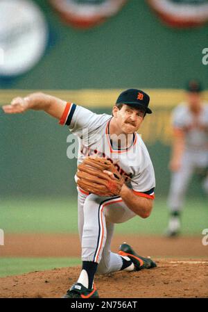 Detroit Tigers' pitcher Dan Petry in action against the San Diego Padres in  Game 2 of