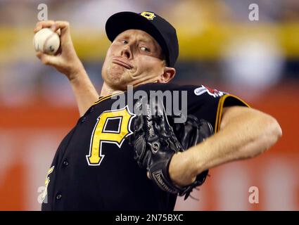 Pittsburgh Pirates' Andrew McCutchen wears a 1979 throwback uniform while  batting in the baseball game against the Cincinnati Reds in Pittsburgh,  Saturday, Aug. 22, 2009. (AP Photo/Keith Srakocic Stock Photo - Alamy