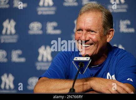 Kansas City Royals hall of famer George Brett watches practice during  spring training baseball Thursday, Feb. 23, 2006 in Surprise, Ariz. (AP  Photo/Charlie Riedel Stock Photo - Alamy