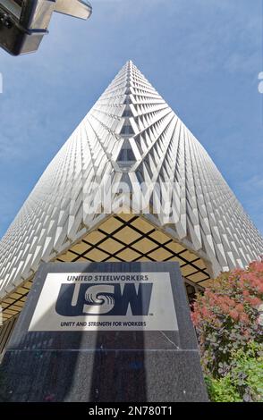 Pittsburgh Downtown: United Steelworkers Building relies on a steel exoskeleton for support – the shiny steel diamond grid isn’t just for looks. Stock Photo