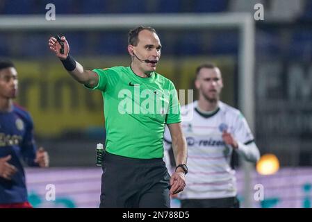 Netherlands. 10th Feb, 2023. DEN BOSCH, NETHERLANDS - FEBRUARY 10: referee Wouter Wiersma during the Keuken Kampioen Divisie match between FC Den Bosch and Jong Ajax at Stadion De Vliert on February 10, 2023 in Den Bosch, Netherlands (Photo by Joris Verwijst/ Orange Pictures) Credit: Orange Pics BV/Alamy Live News Stock Photo